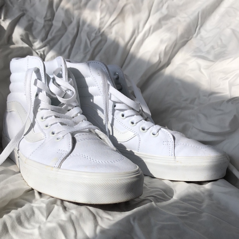 Sold❗️Vans Women’s Size 8 High Tops White